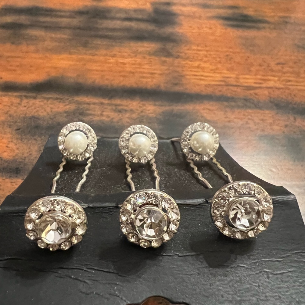 Crystal and pearl hair pins. Perfect for wedding up do or NYE night out. NWT